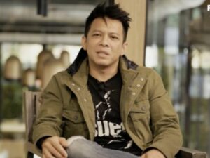 Berita artis: Sejak awal memulai karir bermusik, Ariel Noah yang awalnya tidak suka bernyanyi memilih gabung tanpa direstui ayahnya.