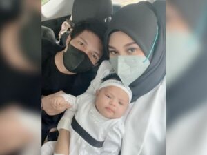 Berita artis: Aurel Hermansyah beri kode pada suaminya, Atta Halilintar jika ia ingin honeymoon ke Italia.