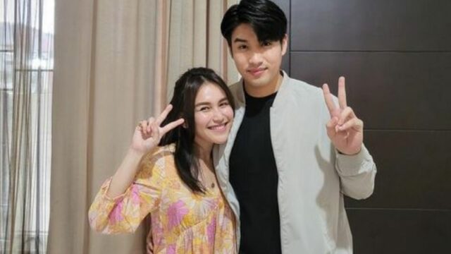 Berita artis: Ivan Gunawan doakan agar Ayu Ting Ting berjodoh dengan Victor Agustino saat pedangdut ini unggah sebuah foto mesra.