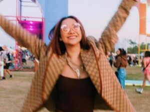 Berita artis: Bahagianya Bunga Citra Lestari saat mengenang acara coachella day beberapa waktu lalu, buat netizen turut senang.