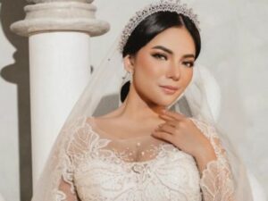 Berita artis: Dinar Candy dianggap netizen memiliki kecantikan yang begitu alami sehingga inner beauty miliknya memancar sempurna.