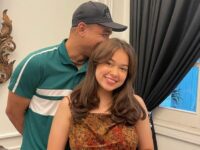 Berita artis: Fadli Faisal terlihat malu-malu saat bertemu dengan calon mertua, alias keluarga besar Rebecca Klopper buat netizen gemas.