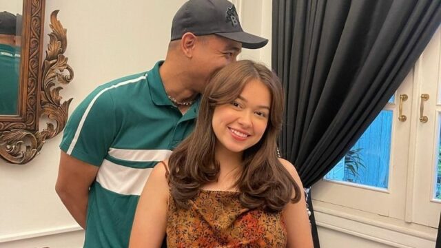 Berita artis: Fadli Faisal terlihat malu-malu saat bertemu dengan calon mertua, alias keluarga besar Rebecca Klopper buat netizen gemas.