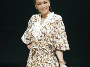 Berita artis: Keturunan keluarga serba awet muda, cantiknya orang tua Maia Estianty dinilai 25 tahun lebih muda dari usia aslinya.