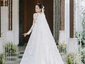 Berita artis: Maudy Ayunda kini telah sah menjadi istri dari seorang pria asal Korea yang merupakan sahabatnya sendiri yang kuliah di Stanford University.