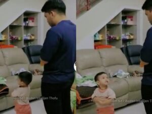 Berita artis: Thariq Halilintar mengajarkan Gala Sky untuk salat, Gala pun terlihat menirukan gaya Thariq saat lakukan gerakan berdiri dan rukuk.