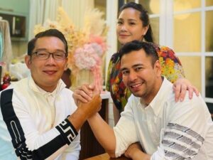Berita artis: Benarkah suami Nagita Slavina yakni Raffi Ahmad akan maju pada pemilu tahun 2024 mendatang berasma Ridwan Kamil.