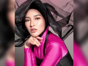 Berita artis: Saat berkumpul bersama teman saat event, Shandy Purnamasari mengaku jika dirinya merasa kembali muda seperti ABG.