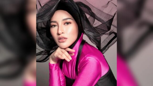 Berita artis: Saat berkumpul bersama teman saat event, Shandy Purnamasari mengaku jika dirinya merasa kembali muda seperti ABG.