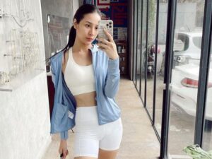 Berita artis: Anya Geraldine hebohkan warganet dengan unggahan di akun Instagramnya yang sedang berolahraga di tempat gym, Rabu (1/6/2022).