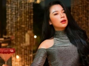 Berita terkini: aspri ke 27 Hotman Paris tampil seksi dan menggoda. Hal ini terlihat dari unggahan terbaru Hotman Paris di Instagram.