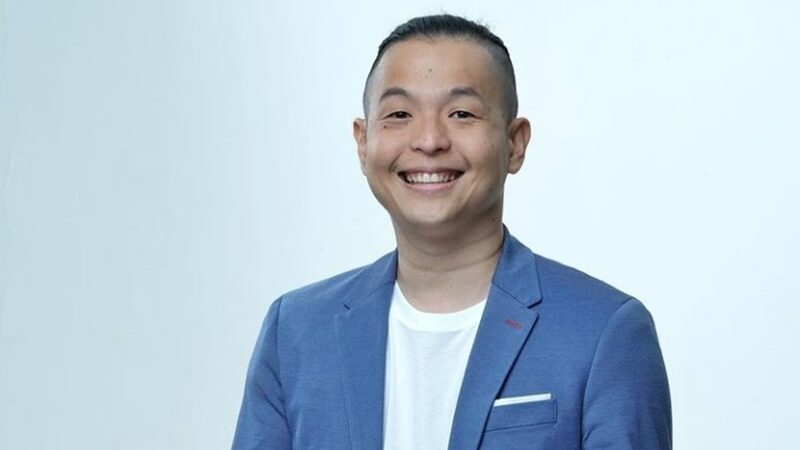 Berita artis: Ernest Prakasa memberikan tanggapannya tentang oknum-oknum nakes yang menjadikan pasien sebagai konten untuk medsos.  