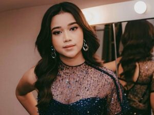 Berita artis: Dengan malu-malu, Brisia Jodie mengakui begitu mengidolakan sosok Aliando Syarief, namun tak berniat tahu tentang kehidupannya.