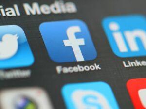 Jika Tak Mendaftar ke Kominfo Hingga 20 Juli Mendatang, beberapa layanan perusahaan teknologi seperti Google, Facebook, WhatsApp Terancam Diblokir di Indonesia.