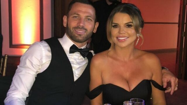 Mantan pemain Manchester United, Phil Bardsley, mendapatkan pelayanan ekstra dari istrinya, Tanya Robinson, untuk berhubungan suami istri.