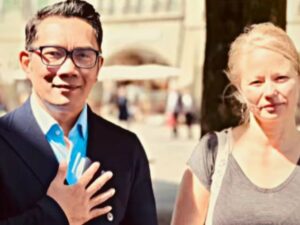 Berita terkini: Ridwan Kamil mengunggah video pertemuan dirinya dengan sosok penemu jasad anaknya untuk mengucapkan terima kasih.   