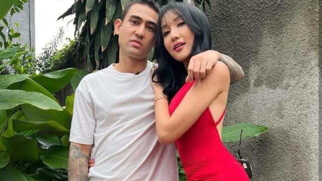 Berita artis: Artis transgender Lucinta Luna hebohkan publik dengan unggahan mesranya bareng aktor tampan Axel Mattthew Thomas.