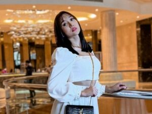 Lucinta Luna kembali dipuji oleh netizen sebagai yang tercantik se jagat raya usai promosikan salah satu produk skincare.