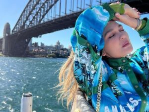 Berita artis: Luna Maya belum lama ini mengunggah foto baru di laman instagram pribadinya tanpa memakai filter, namun diakui tetap cantik seperti bidadari.