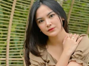 Berita artis: Mahalini menangis di atas panggung karena sang pacar, netizen pun menyebutnya terlalu lebay, Kamis (16/6/2022).