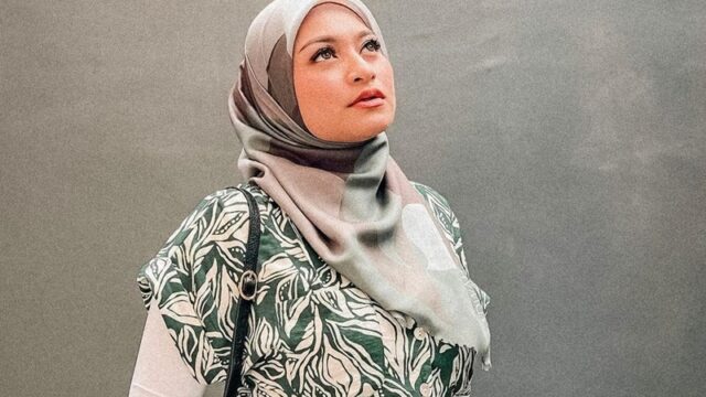 Istri komedian Sule, Nathalie Horscher dikabarkan pergi dari rumahnya lagi, netizen pun menyebut jika alasan kepergian Nathalie Horscher karena si P.