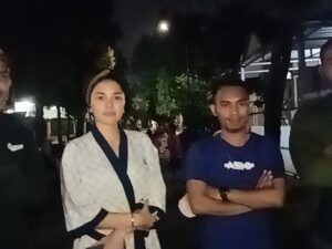 Berita artis: Nikita Mirzani kembali diintai oleh banyak pria di sekeliling rumahnya, mereka pun mengaku sebagai wartawan pada Nikita, Jumat (17/6/2022).