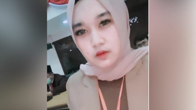 Pengacara Hotman Paris mengungkapkan bahwa dirinya bisa dibuat luluh oleh seorang wanita berhijab cantik yang berasal dari Solo, Kamis (23/6/2022).