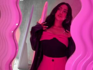 Rachel Vennya baru saja memposting foto seksinya sembari meninggalkan ucapan selamat hari janda sedunia, Kamis (23/6/2022).