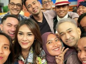 Berita artis: Ruben Onsu membagikan potret dirinya bersama dengan rekan selebriti lainnya. Wajah pucatnya menjadi sorotan warganet.