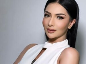 Berita artis: Siva Aprilia baru saja membagikan sebuah video di Instagram miliknya. Netizen salah fokus dengan tato di bagian dadanya.