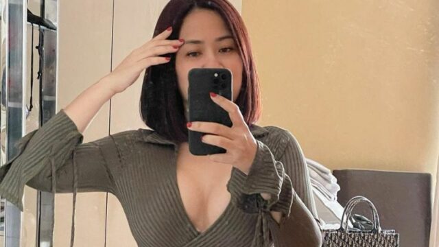 Tante Ernie keluhkan kondisinya saat terserang sinus, sudah tak bisa lagi olahraga termasuk berenang yang dulu biasa ia lakukan.