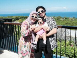 Berita artis: Unggah foto liburan bareng anak tercinta, Aurel Hermansyah beri kode ingin menetap di Bali ke suami tercinta.
