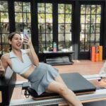 Berita artis: Unggah sebuah mirror selfie, netizen menilai penampilan Bunga Citra Lestari disebut seperti kembaran Anya Geraldine.