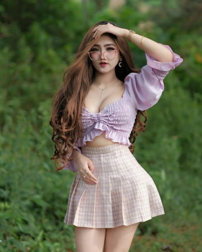 Berita artis: Hotman Paris baru saja memperlihatkan wajah cantik asisten pribadinya yang ke-48, disebut seperti barbie karena cantik banget.