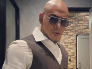 Deddy Corbuzier dinilai netizen sangat tidak cocok untuk tersenyum, karena lebih sering dan cocok dengan wajah marahnya.