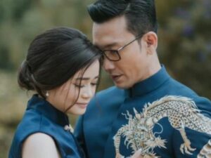 Berita artis: Kocaknya tingkah Denny Sumargo yang beri kejutn untuk sang istri yang berulang tahun, disebu tidak berguna oleh netizen.