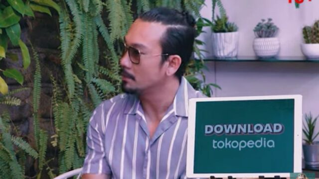 Berita artis: Denny Sumargo ungkap kesedihan karena kini banyak bintang tamu yang takut hadir ke acara podcastnya yang disebut kutukan.