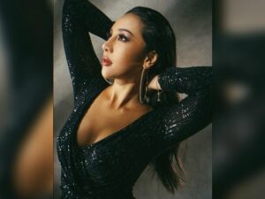 Foto baru Anya Geraldine dalam unggahan Instagram pribadinya disebut begitu elegan dan berdamage, buat banyak netizen tak berkedip.