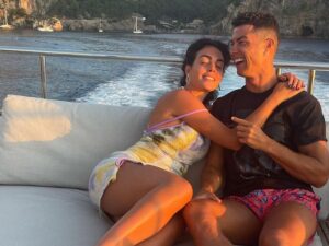 Berita Terbaru: Georgina Rodriguez membeberkan salah satu cara membahagiakan pasangan hidupnya, Cristiano Ronaldo