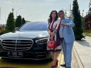 Berita artis: Netizen puji habis-habisan assiten pribadi alias aspri pertama Hotman Paris yang diisebut lebih elegan dan berkelas.
