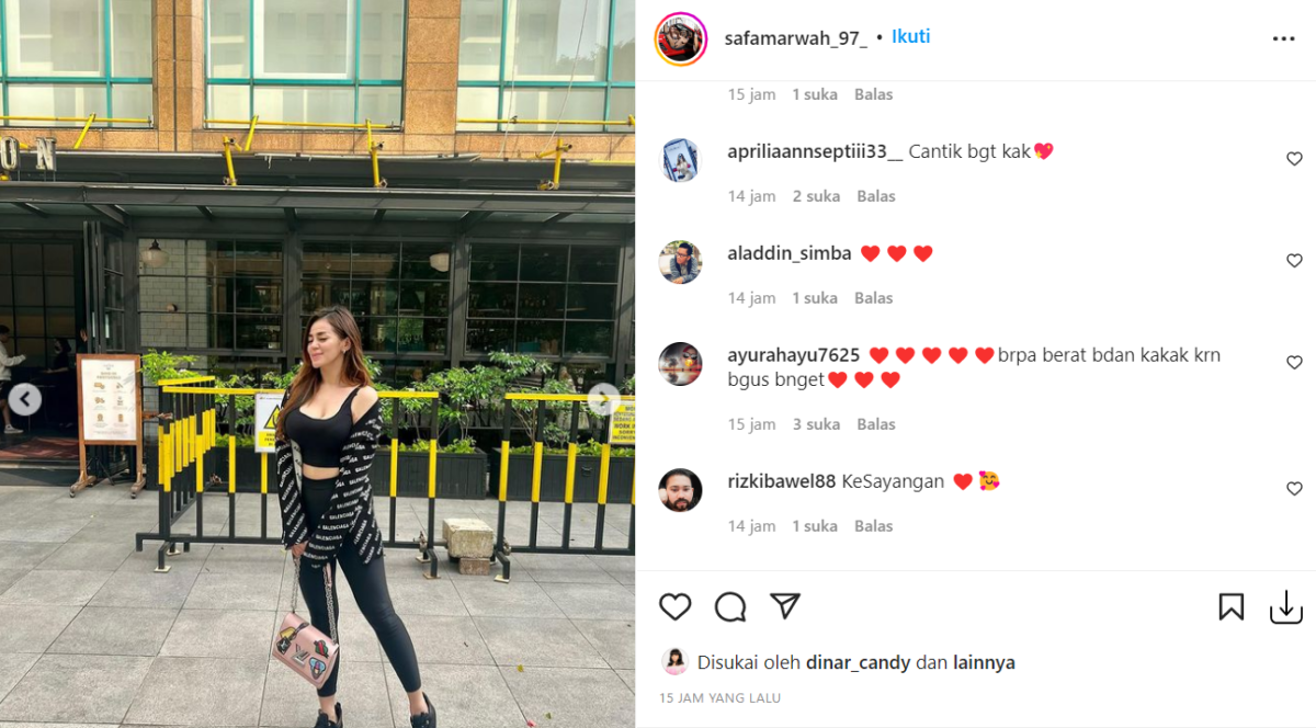 Tampil begitu menggoda saat kenakan tanktop hitam, banyak netizen penasaran berapa berat badan dari Safa Marwah.