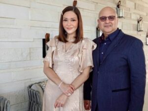 Unggah foto baru bersama suaminya, Maia Estianty dan Irwan Mussry disebut netizen sebagai pasangan sempurna.