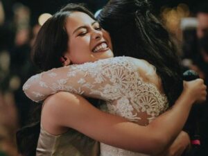Banyak dari netizen merasa sedih karena kebanyakan wanita pintar seperti Maudy Ayunda dan Putri Tanjung telah punya pasangan.