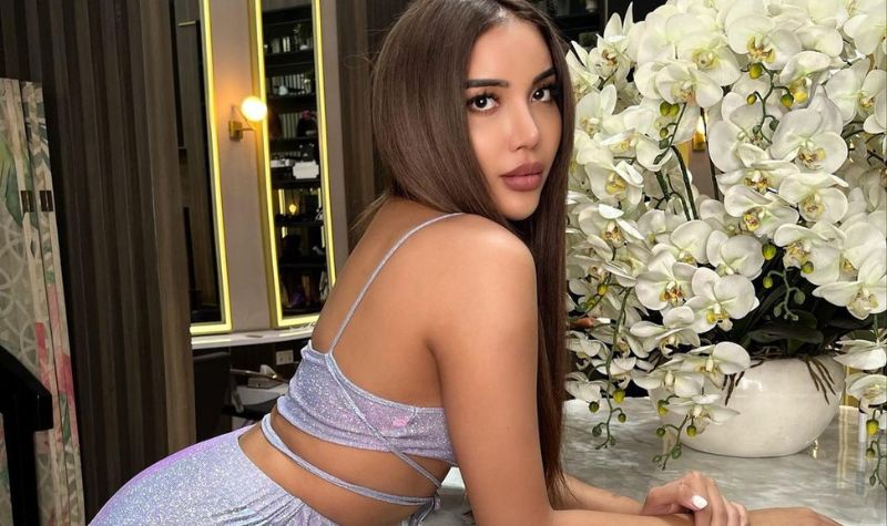 Millen Cyrus dianggap cocok karena kini telah kembali mewarnai rambut menjadi kecoklatan, disebut sebagai pemenang kecantikan.
