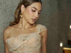 Berita artis: Kenakan gaun panjang dengan nuansa warna coklat, penampilan dari Pevita Pearce dinilai sangat hot oleh netizen.