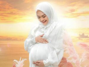Ria Ricis mencoba latihan sebelum prosesi melahirkan buah hatinya, netizen malah dibuat salfok dengan ekspresi Teuku Ryan.