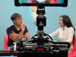 Siva Aprilia dan netizen sorot gesture dan ekspresi dari komika Dodit Mulyanto yang terlihat tegang saat berhadapan dengan wanita cantik ini.