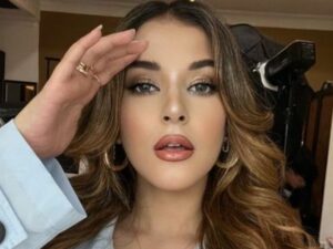 Berita artis: Kali ini unggah sebuah foto saat unjuk gigi, Tasya Farasya malah buat banyak netizen merasa pangling.