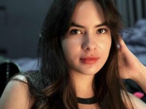 Berita artis: Foto baru Steffi Zamora disebut mirip bidadari karena wajah cantik dan hidung yang begitu mancung.