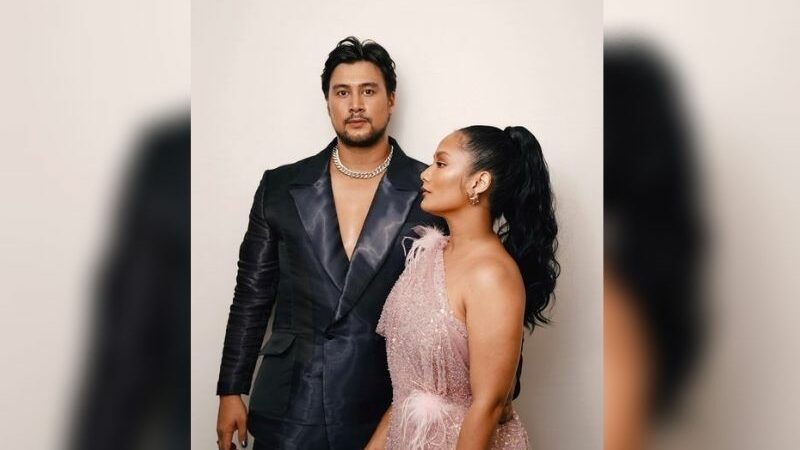 Berita artis: Hadiri acara pernikahan Eva Celia, penampilan Tara Basro dan sang suami buat netizen salfok karena terlihat semakin gemuk.
